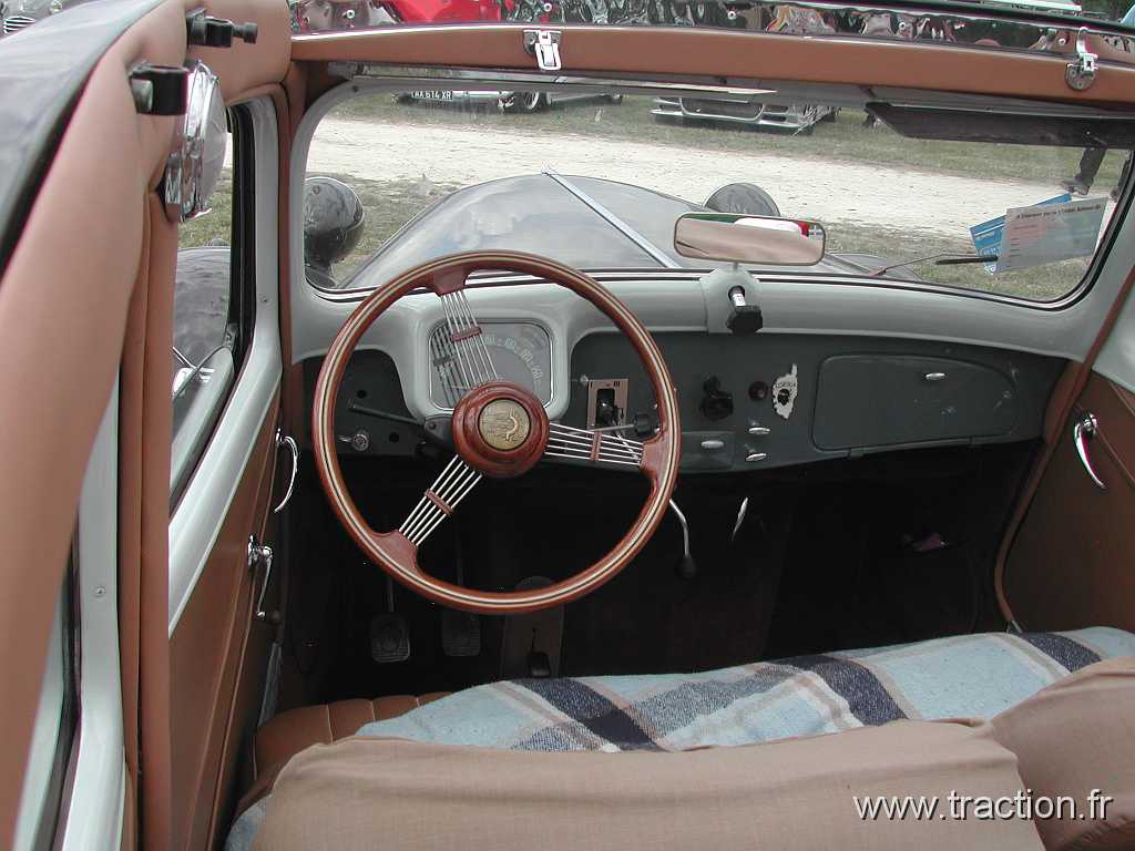 2014_Madine (109).JPG - 29ème Retro Meus'Auto au Lac de Madine, Citroen Traction 11B découvrable